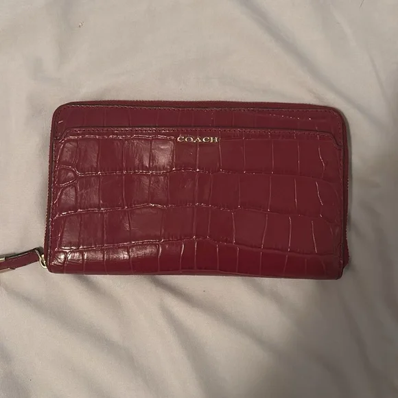Coach burgundy crocodile-embossed wallet - Picture 12 of 14
